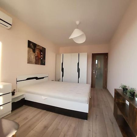 Stylish Apartment Near City Center プロヴディフ エクステリア 写真
