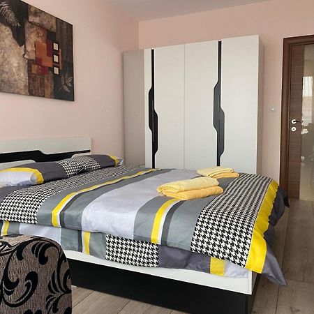 Stylish Apartment Near City Center プロヴディフ エクステリア 写真