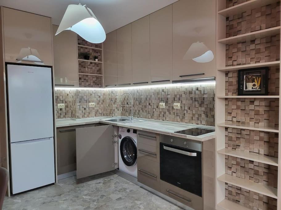 Stylish Apartment Near City Center プロヴディフ エクステリア 写真