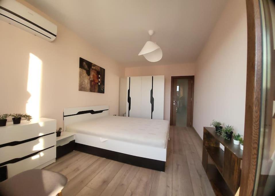 Stylish Apartment Near City Center プロヴディフ エクステリア 写真