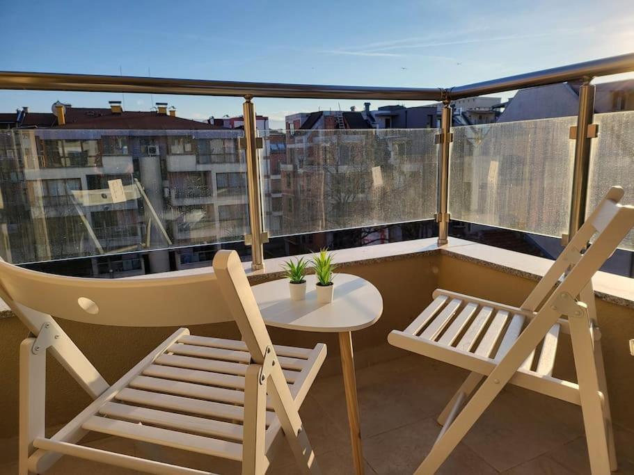 Stylish Apartment Near City Center プロヴディフ エクステリア 写真
